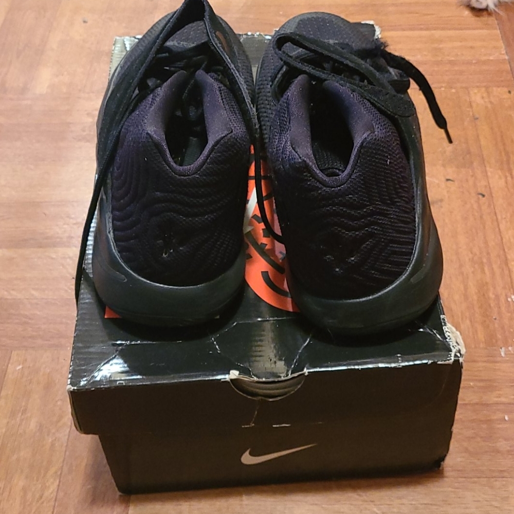 Kyrie 2 - Picture 3 of 4
